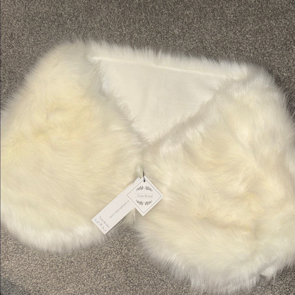 Elegant Cream Faux Fur Wrap